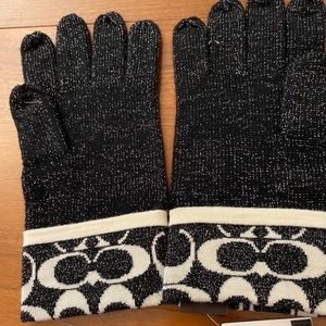 New with tags Coach logo gloves
